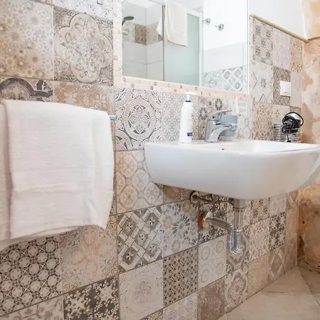 Siracusa Tiche & Selene